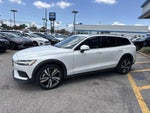 2025 Volvo V60 Cross Country B5 Plus